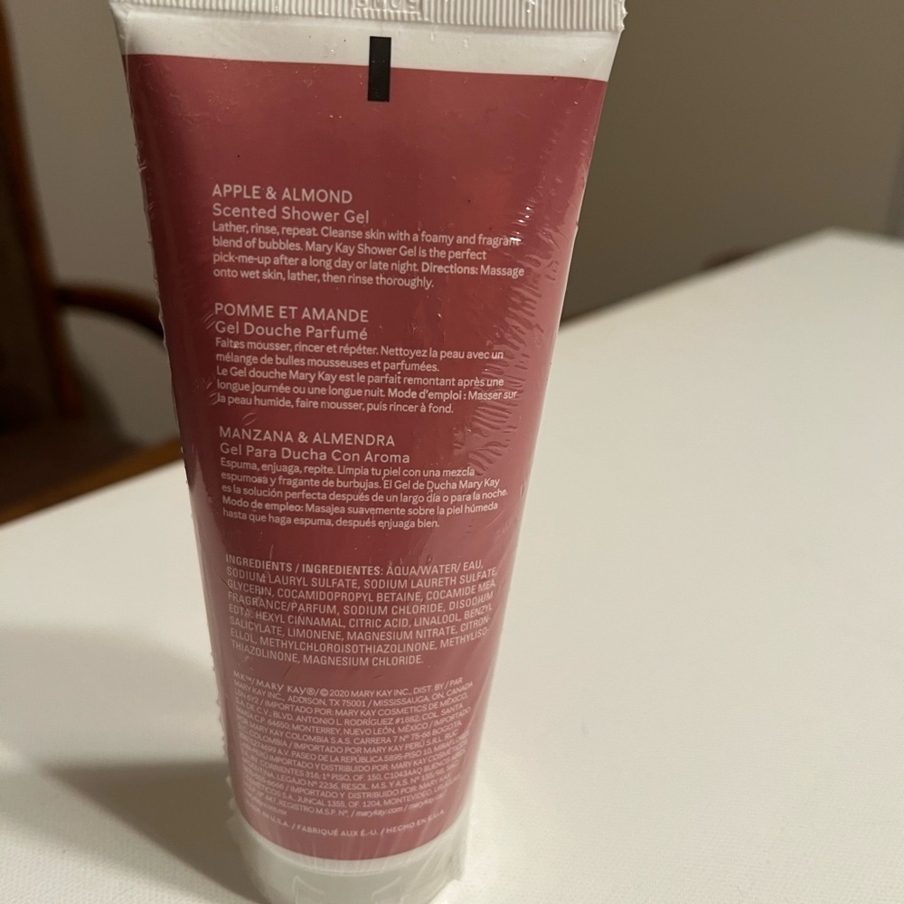 New Mary Kay Apple & Almond Scented Body Lotion (D3) - Picture 2 of 3